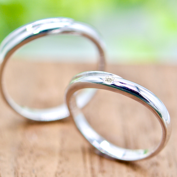 ペア特別価格】プラチナ ダイヤモンド 結婚指輪 ~Hugハグ~【ウェーブ