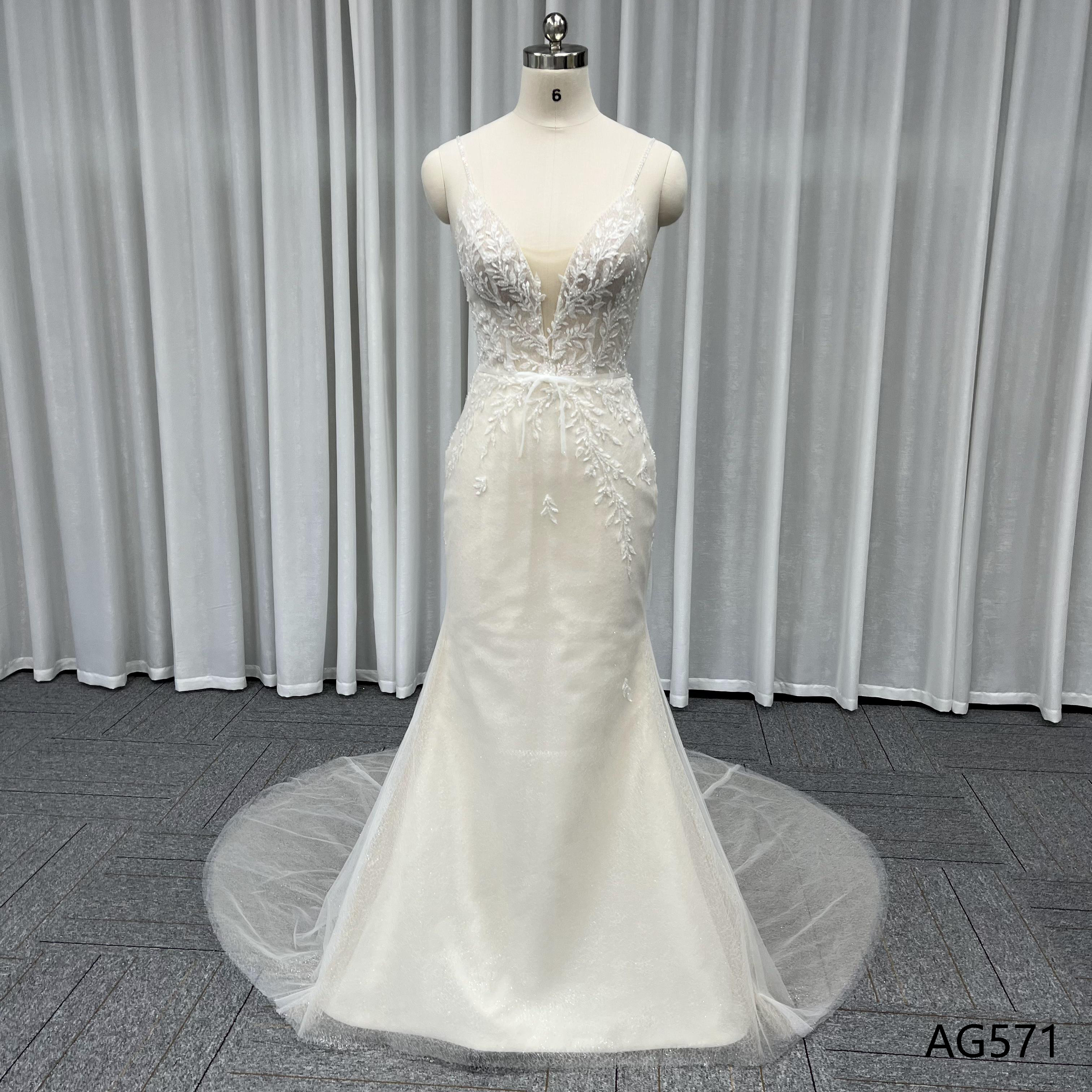 クイーンアンネック　サイズオーダー可能　ふんわりチュール　タイトスカート　袖無し　アイボリー　ブライダル前撮り2次会花嫁