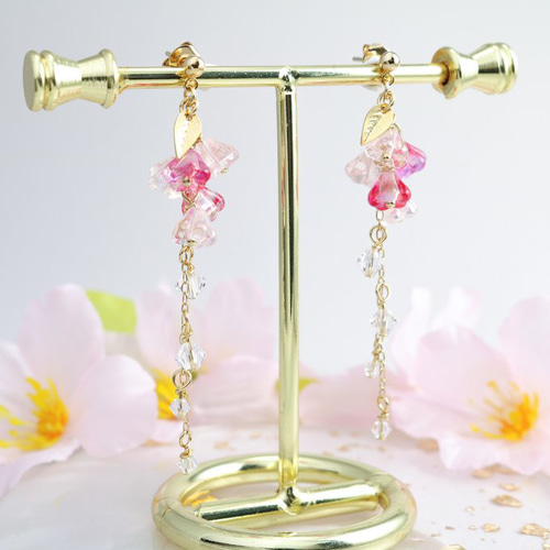枝垂れ桜のピアス【イヤリング/金属アレルギー対応】春 ピンク