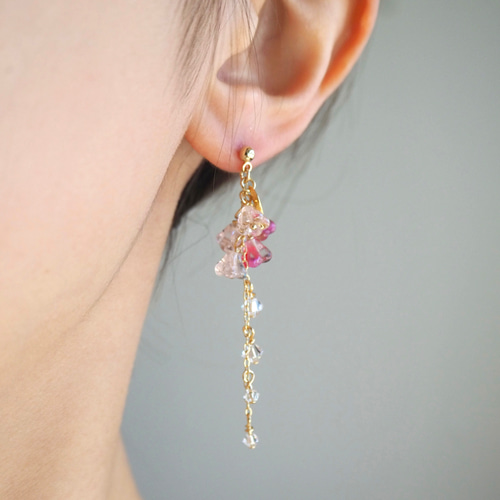 枝垂れ桜のピアス【イヤリング/金属アレルギー対応】春 ピンク