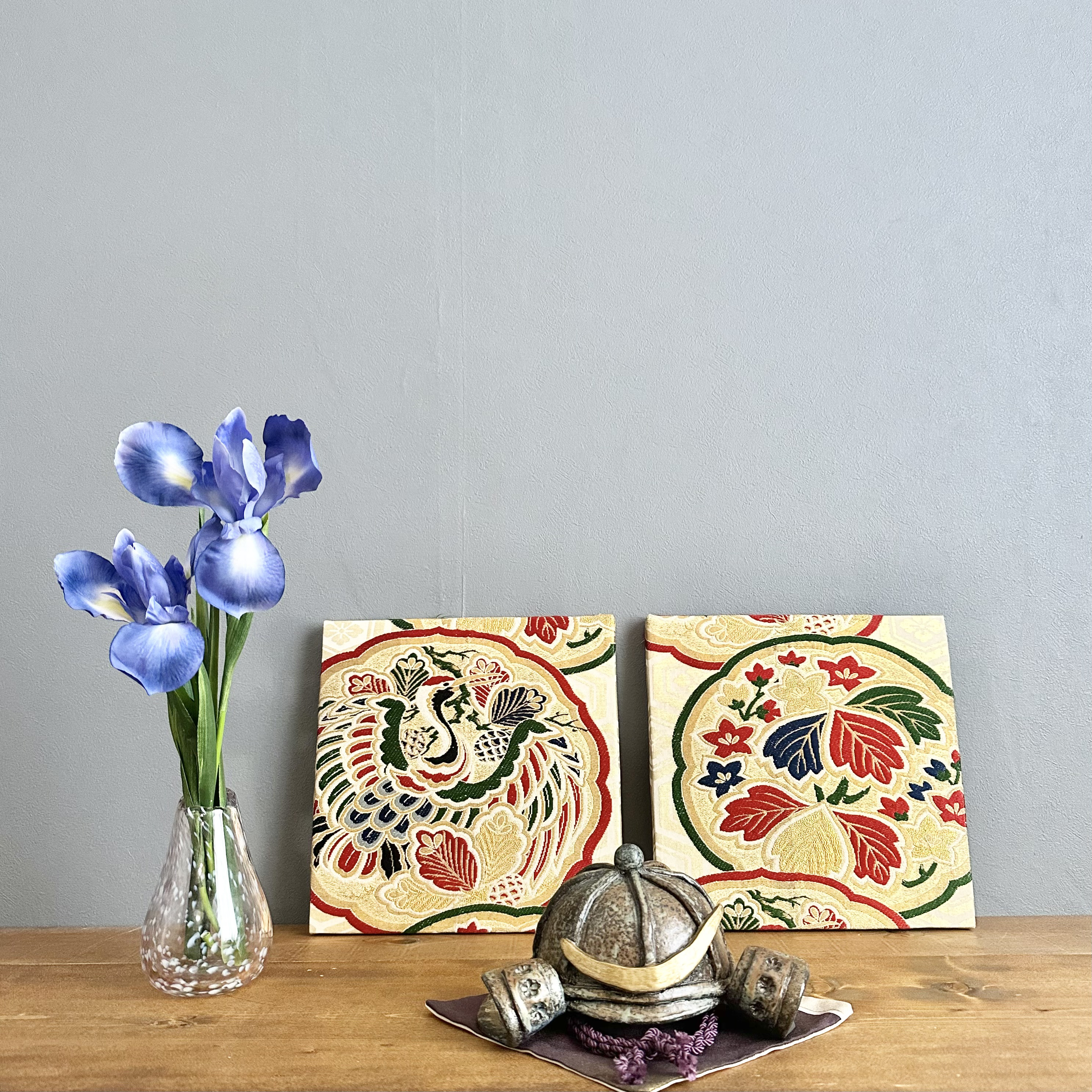 帯のファブリックパネル　ヴィンテージ　鳳凰と桐(2枚セット）27×27cm 着物　古民家　和室　こどもの日　兜　七五三