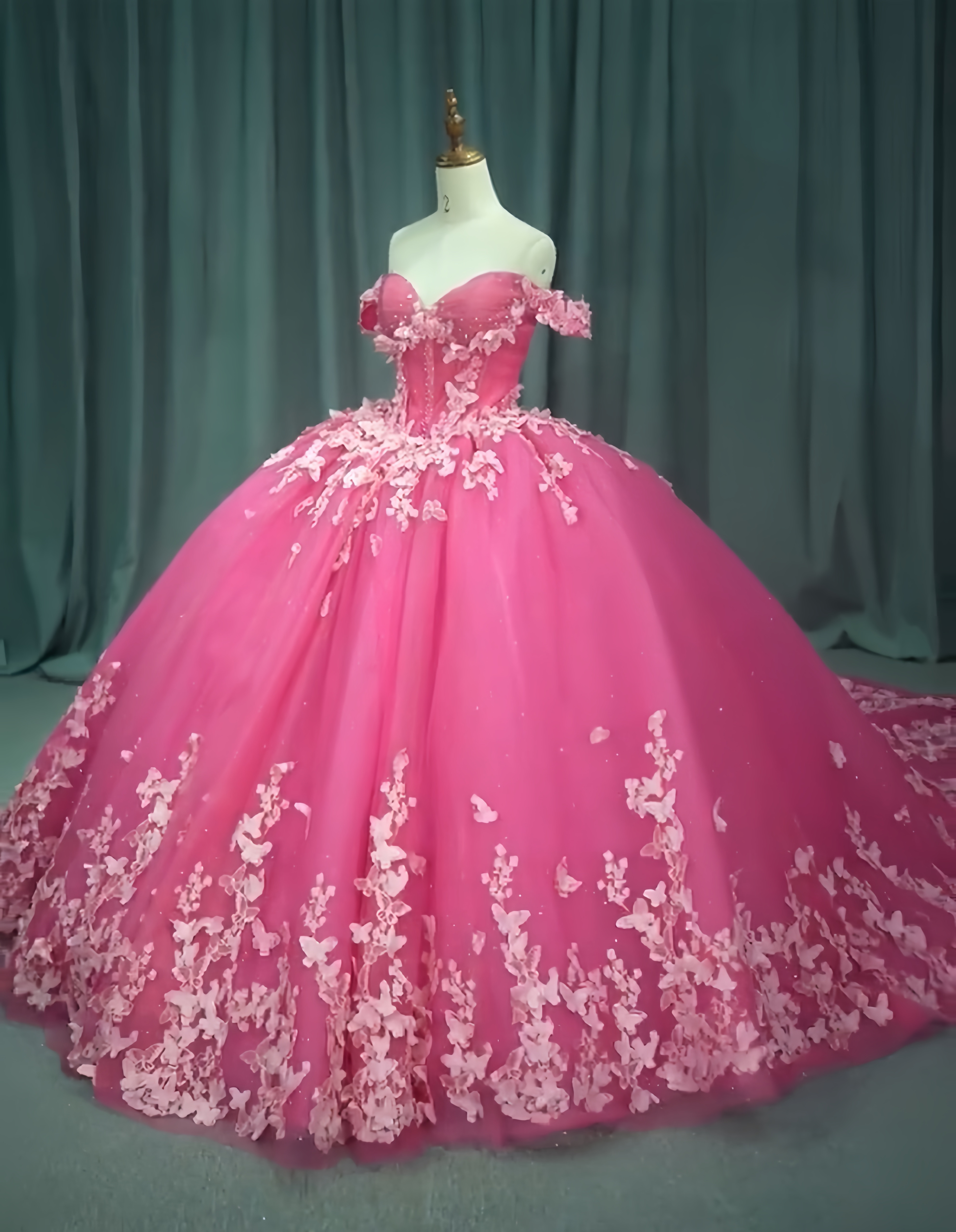 買わないと損！ローズピンク　リボンの飾り　ビビッドピンク　可愛い袖　優雅　チュール　編み上げ　マタニティー対応可能前撮り