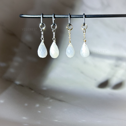 ホワイトムーンストーン チャーム CH-10602 ピアス（フープ） VILCRES