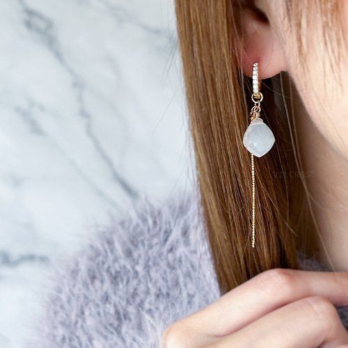 ホワイトムーンストーン チャーム CH-10603 ピアス（フープ） VILCRES