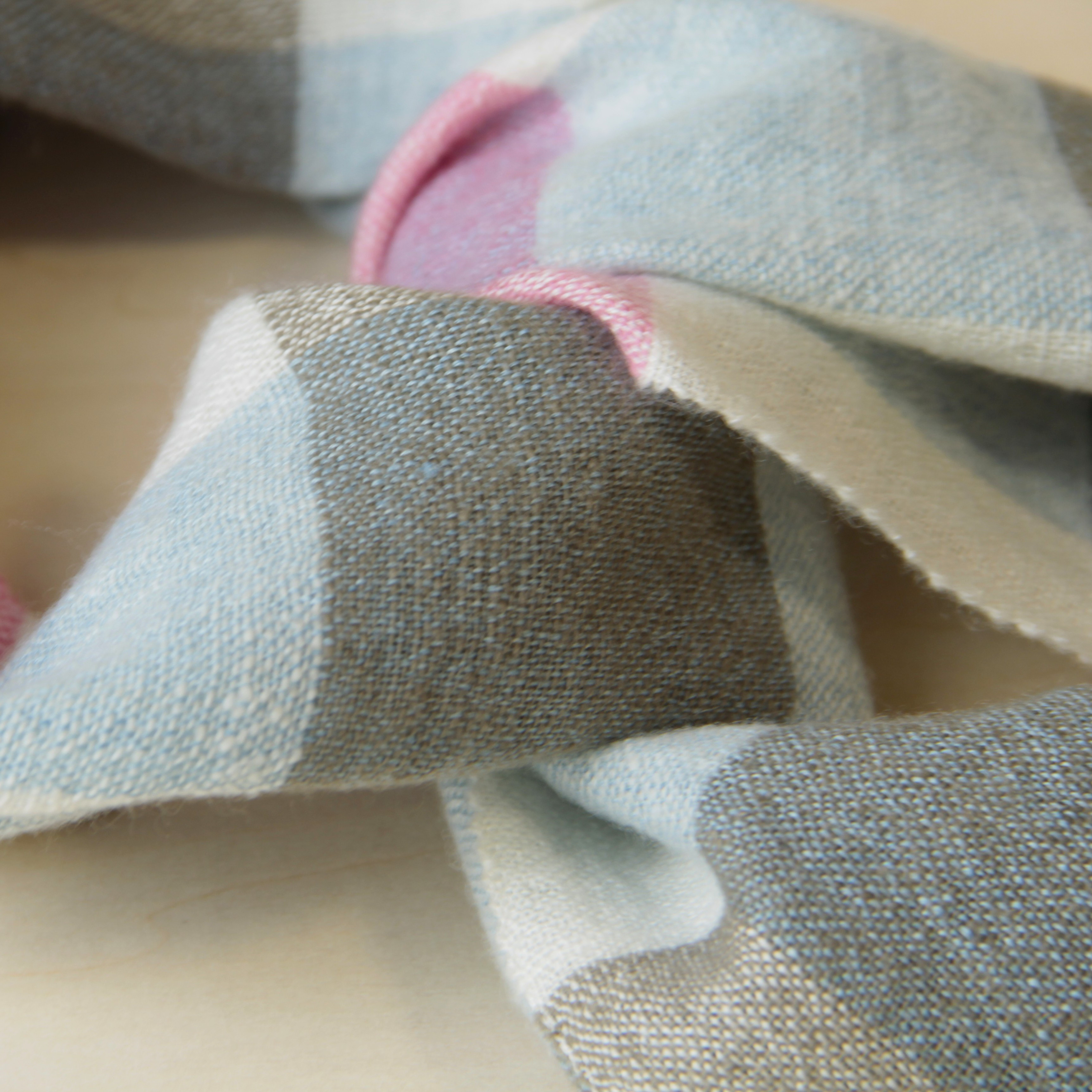 ホームスパン　リネン×カシミヤプチマフラー　白・浅黄チェック