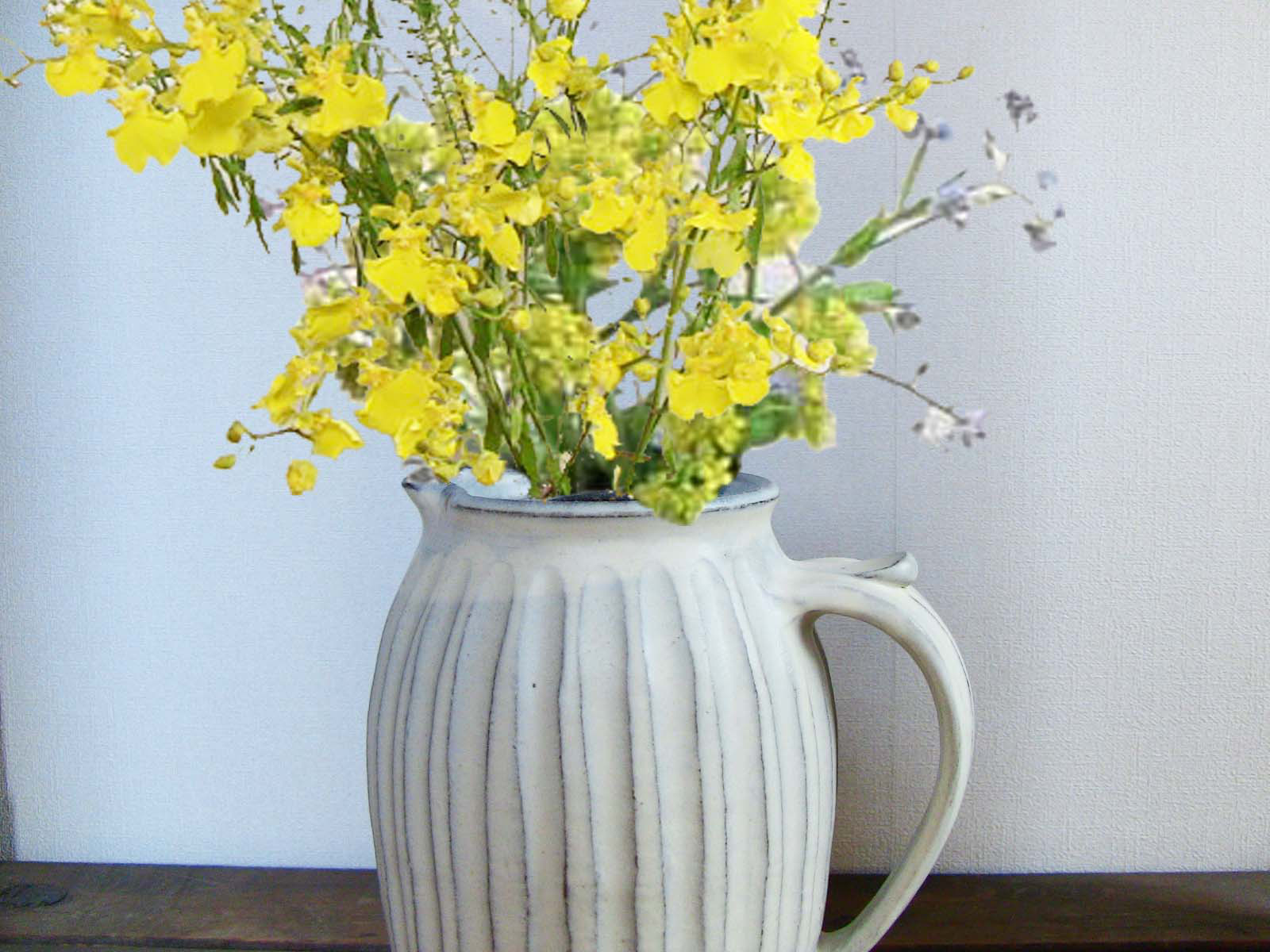 しのぎ手ピッチャー（蘭越）20.5cm