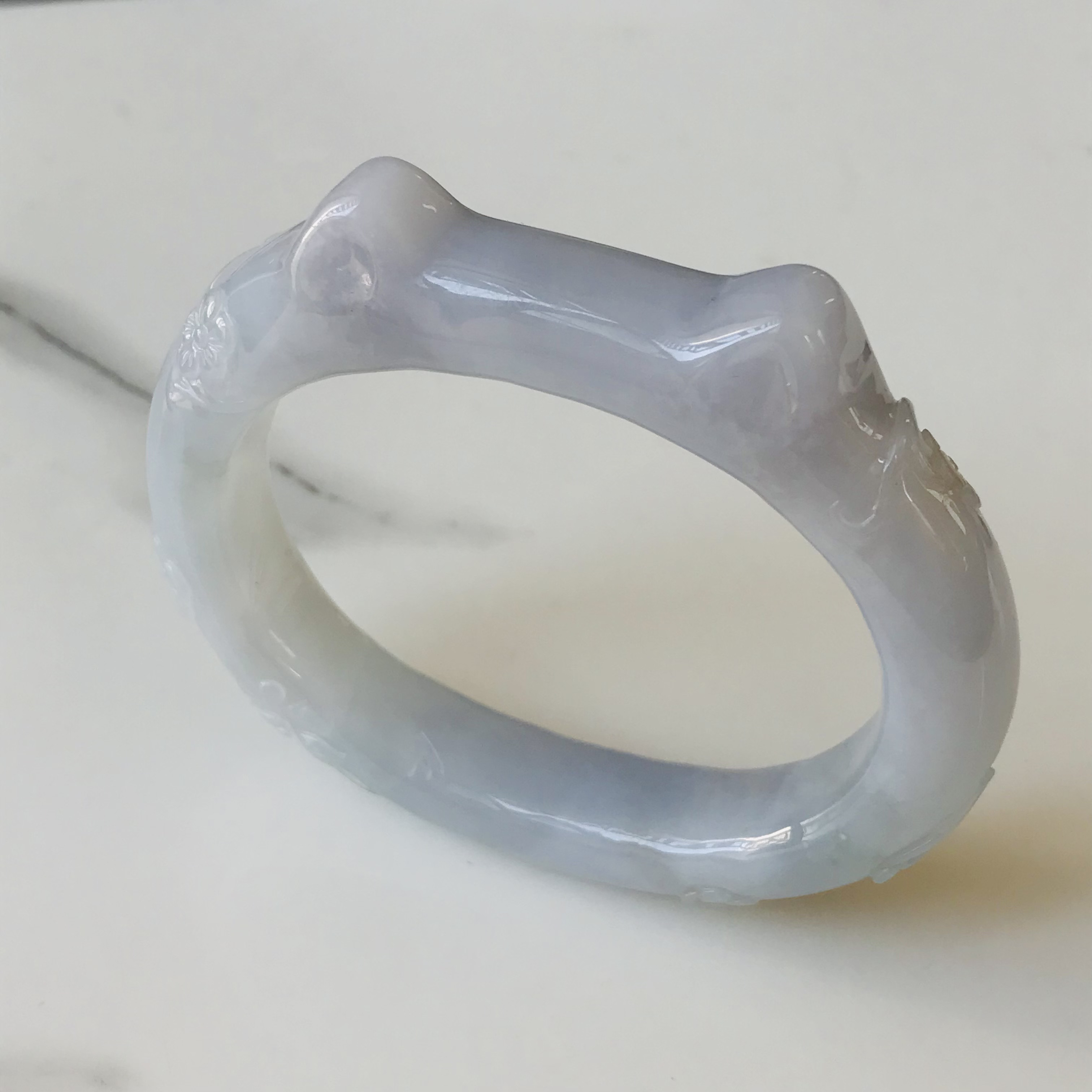 【B2506-0166】ジェイド　翡翠　ヒスイ　一点もの　希少　バングル　ミャンマー産　54.6×43.2mm