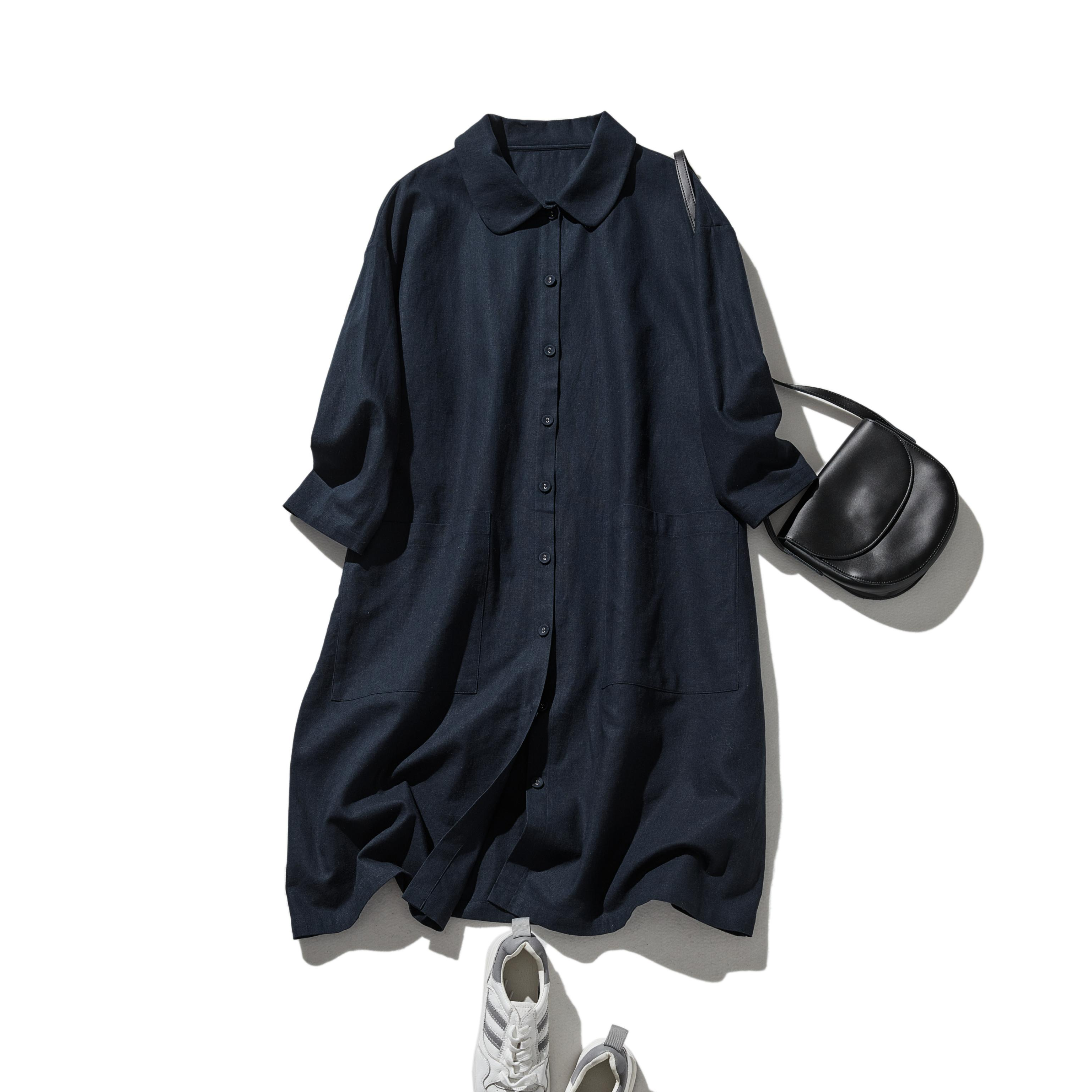 季節を超えて活躍する フレンチリネンの前開きシャツワンピース 　紺色　250409-4