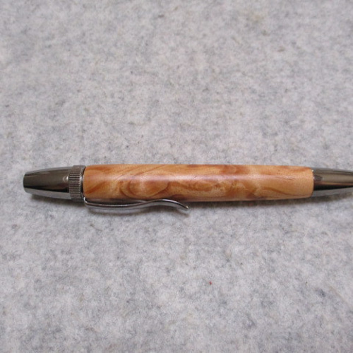 木軸ボールペン　パトリオット なめら松　金蘭杢　国産 肥松(赤松) 金襴杢 幻の「なめら松」 蜜蠟ワックス仕上げ 回転式ロング