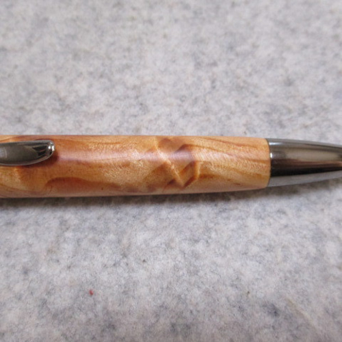 木軸ボールペン　パトリオット なめら松　金蘭杢　国産 肥松(赤松) 金襴杢 幻の「なめら松」 蜜蠟ワックス仕上げ 回転式ロング