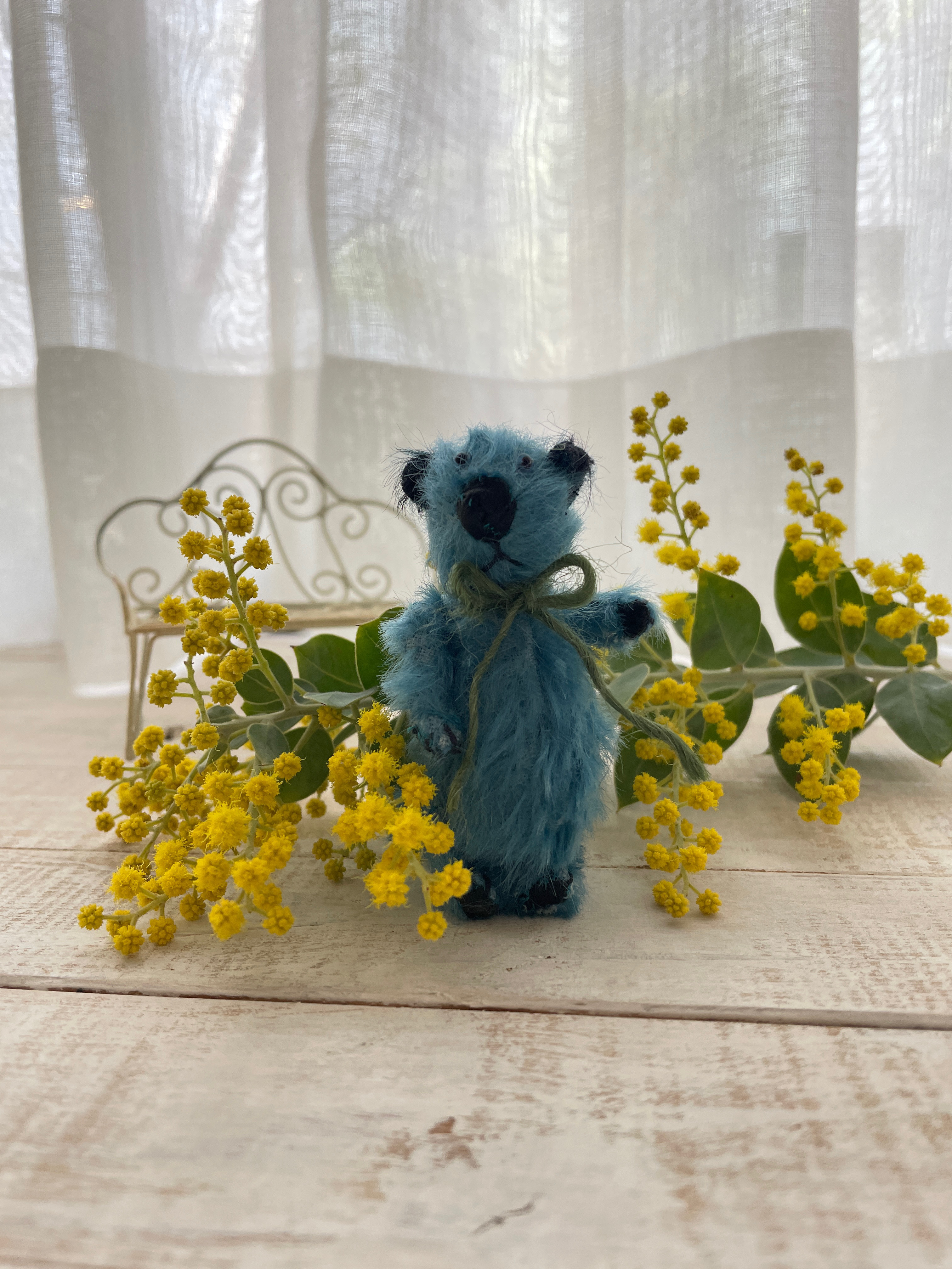 グリーンのおリボンのエリオットブルーのくまさん