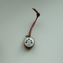 【再販】ピンクッション＋ニードルレストのセット（カラフルフラワー） 4枚目の画像