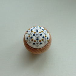 【再販】ピンクッション＋ニードルレストのセット（カラフルフラワー） 3枚目の画像