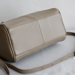 ソフトな本革バッグ斜め掛けショルダーバッグ２way通勤バッグ大人 8枚目の画像