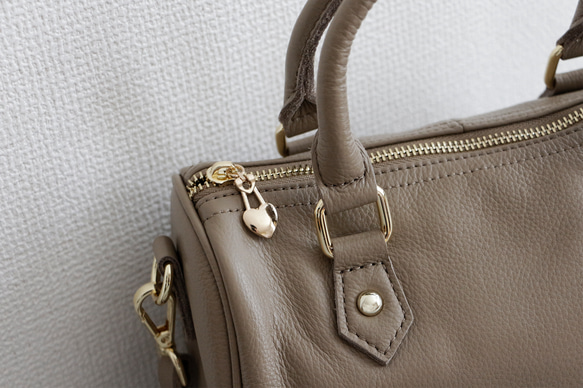 ソフトな本革バッグ斜め掛けショルダーバッグ２way通勤バッグ大人 6枚目の画像