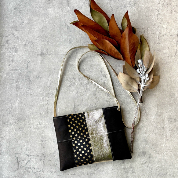 ピッグスキンのスマホポシェット　16ピース　みずたまブラック 1枚目の画像