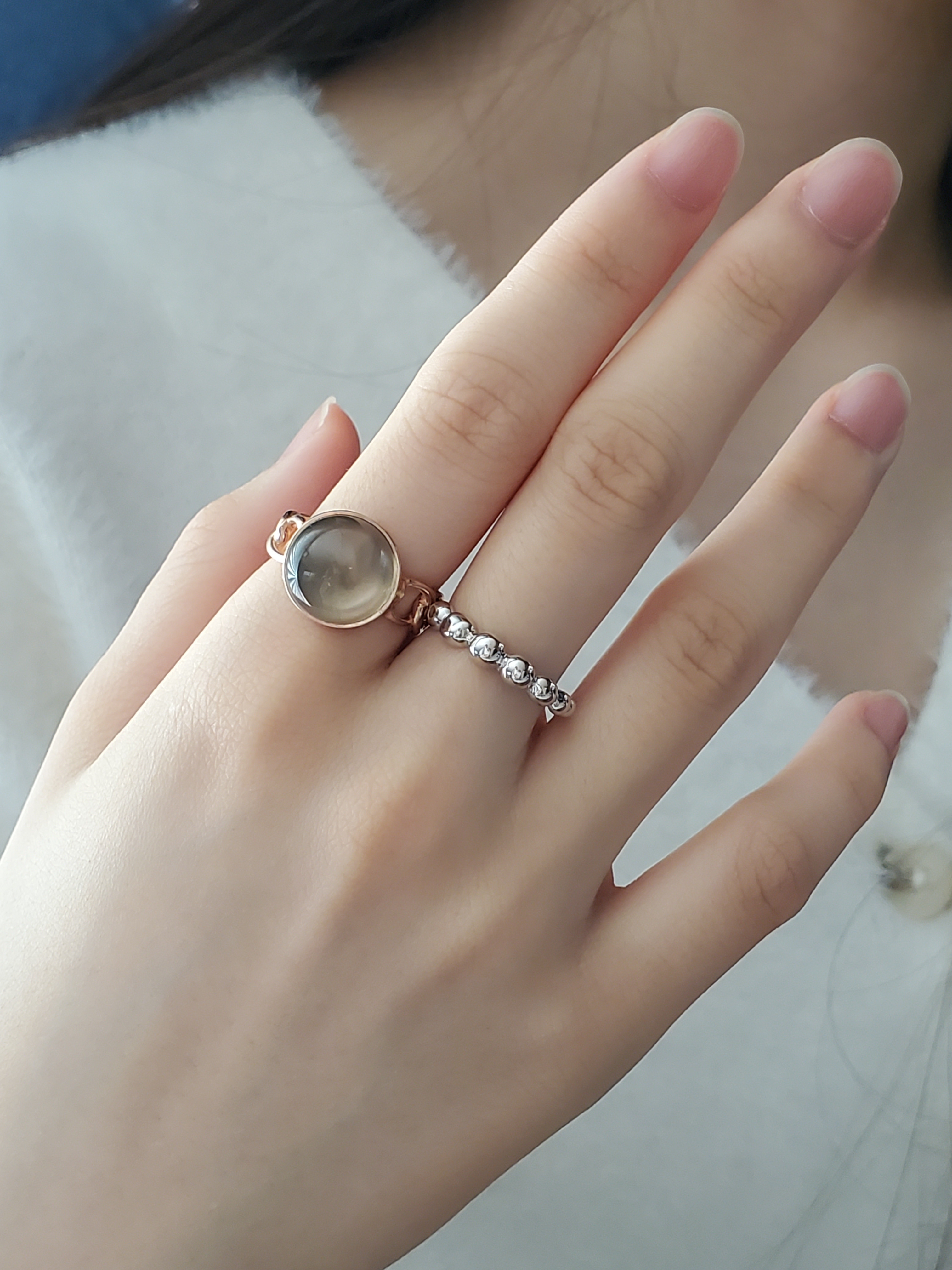 ムースカラーのホワイトシェルとスモーキクォーツチェーンリング、まん丸大人の天然石リングRS-2816