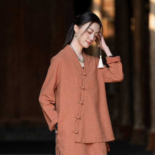 手染めラミーコットン羽織シャツ｜くるみボタンと紐結びの斜めVネック