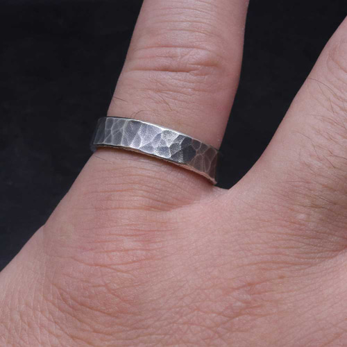 指輪 メンズ : 丸 鎚目 梨地 シルバー リング シルバーリング 5mm 槌目 4～27号 シンプル R-424 指輪・リング（メンズ） 龍頭 通販 19146011｜Creema(クリーマ)