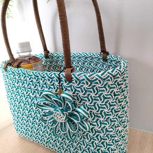 花編み　かごバック Let's make a large flower knot knitted bag with a craft band