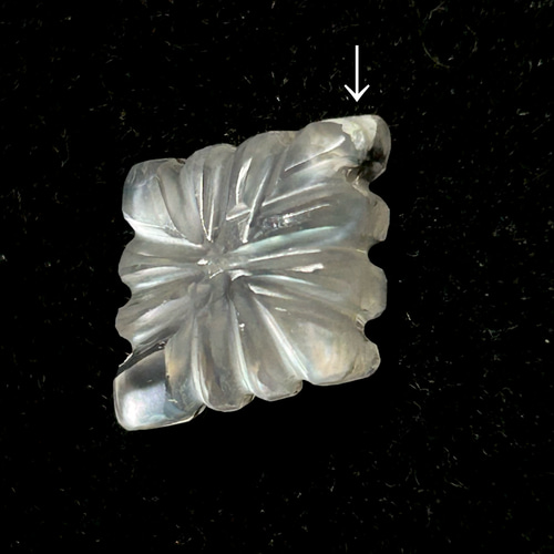 ホワイトシェル×クリスタル＊ローゼンジカービングビーズ＊2個 天然石