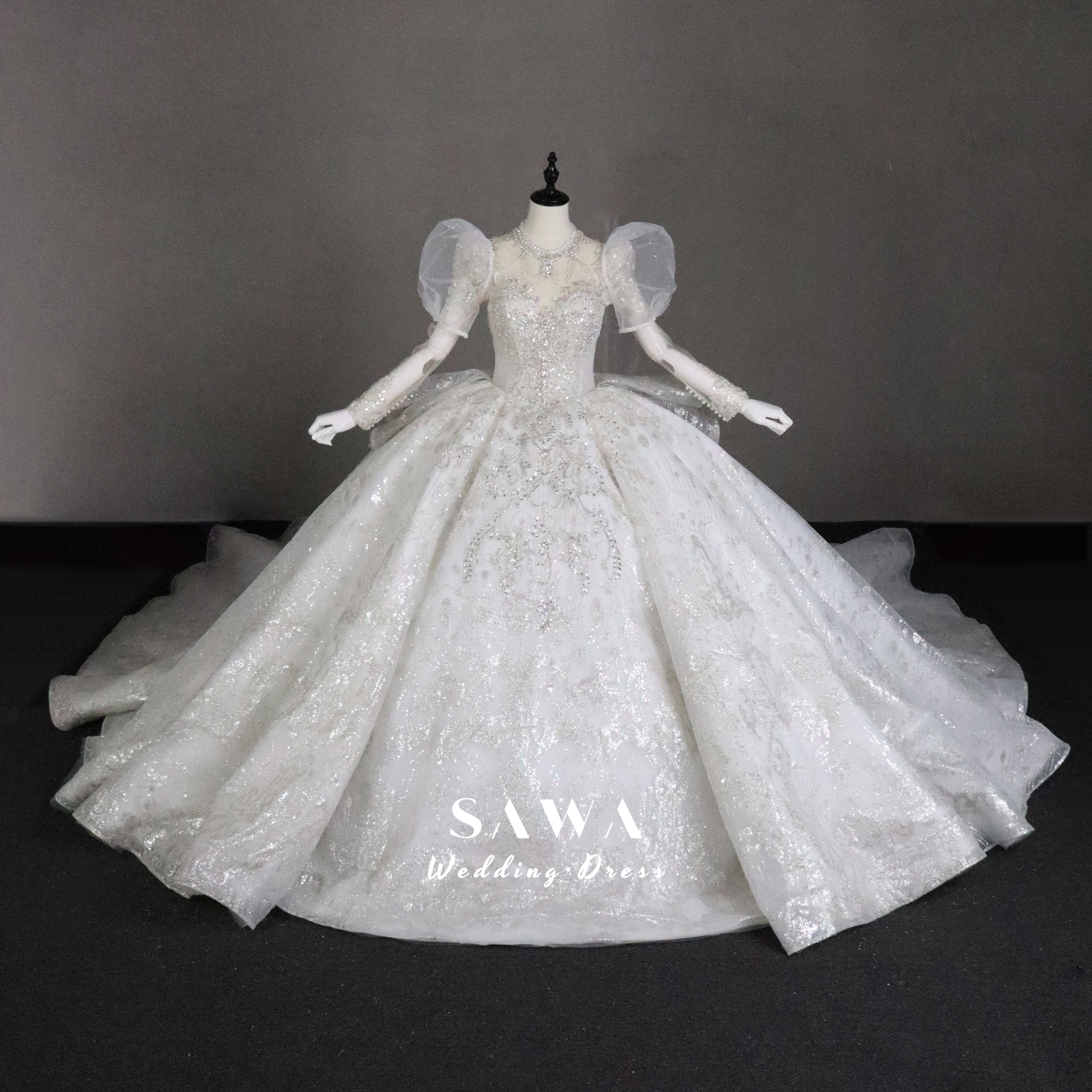 2waysお買い得　パフスリーブ　取り外し可能そで　フレアスカート　キラキラ　韓国風　ビジュー　華やかなトレーン　結婚式