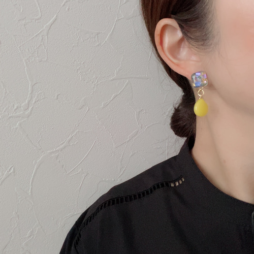 イエローシェルとクリスタルトリプレットローゼンジのピアスチャームアシンメトリー イエローシェルとクリスタルトリプレットローゼンジのピアスチャーム