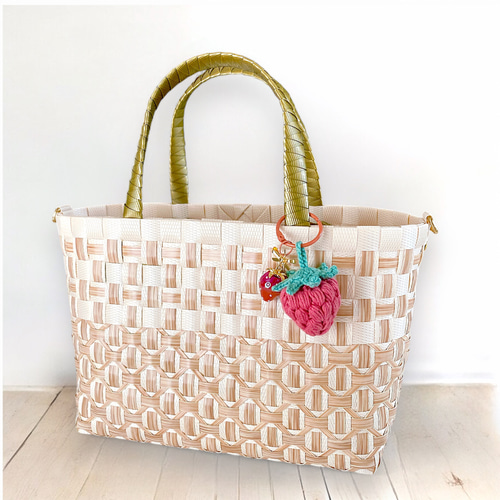 自由にアレンジOK: かぎ針編み いちごキーホルダー バッグチャーム