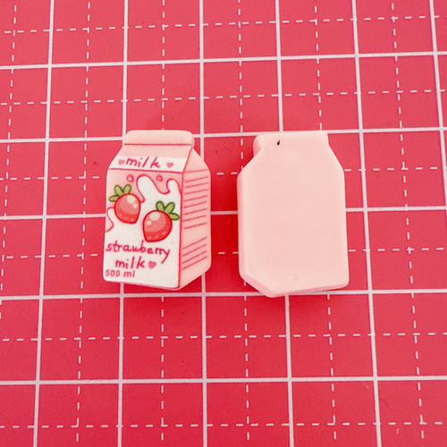 D45）4個 ミニサイズ いちご牛乳 いちごみるく いちご 苺 いちご