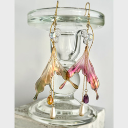 月光人魚の耳飾り【ブルー&レッド】 ピアス（フック・チェーン