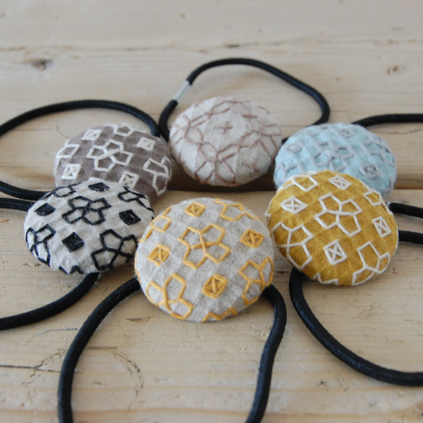 シズクパールブルーヘアアクセサリー子供用ヘアゴムくるみボタン