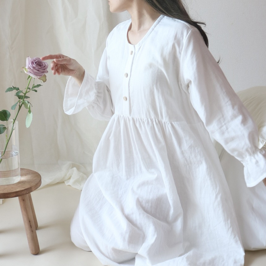 静かな光に包まれて　白　国産ダブルガーゼのルームワンピース 敏感肌にも安心 大人のためのネグリジェ　パジャマ　マタニティ