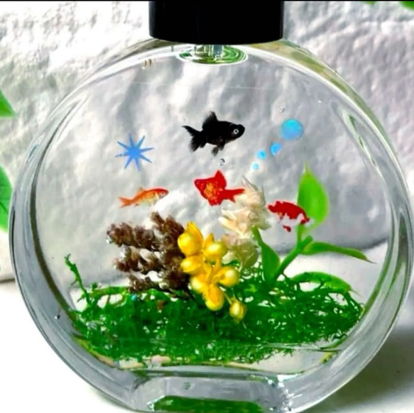 NO.687 アクアリウム✨金魚⑧固まるハーバリウムペン立て NO.687 アクアリウム✨金魚⑧固まるハーバリウムペン立て