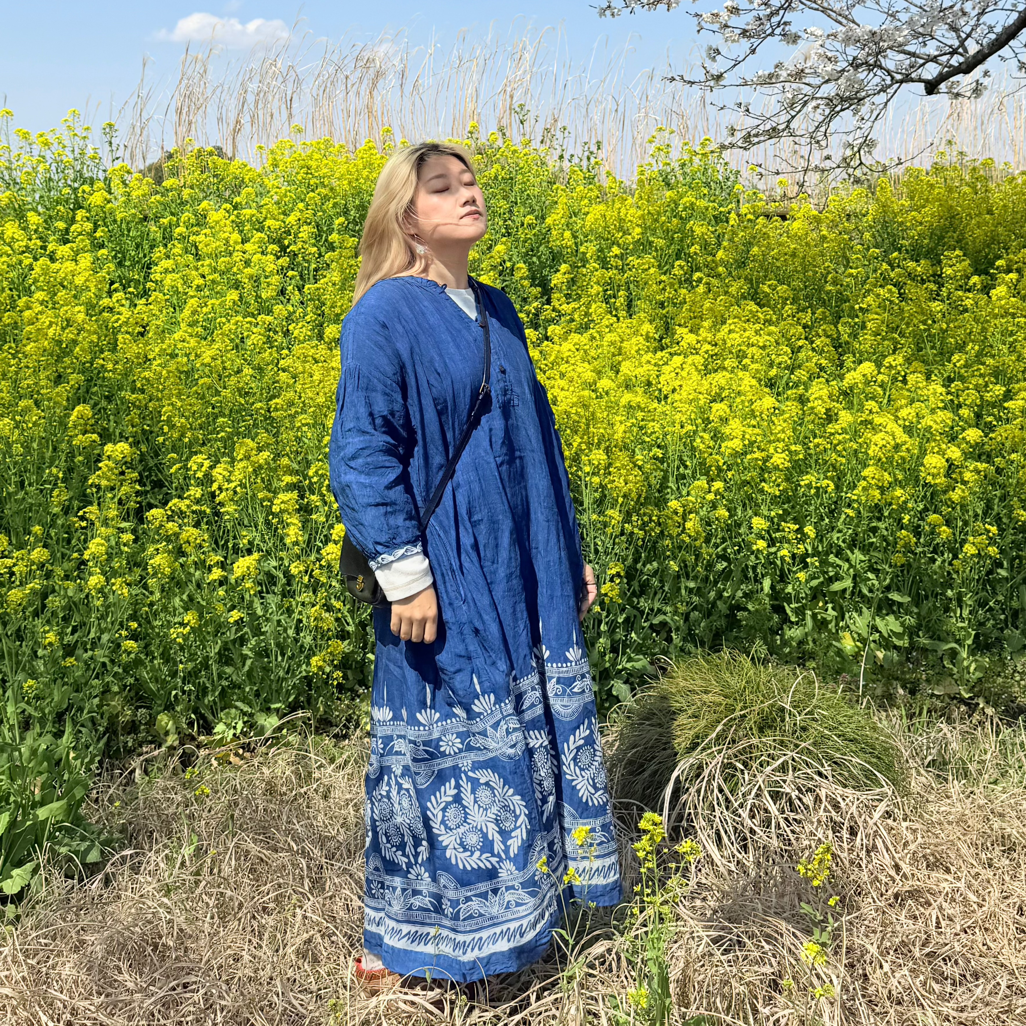 【藍染めのワンピース★リネン100%】ろうつけ染め│植物染料│Hラインシルエット│カジュアル│ナチュラル│O-11ZB