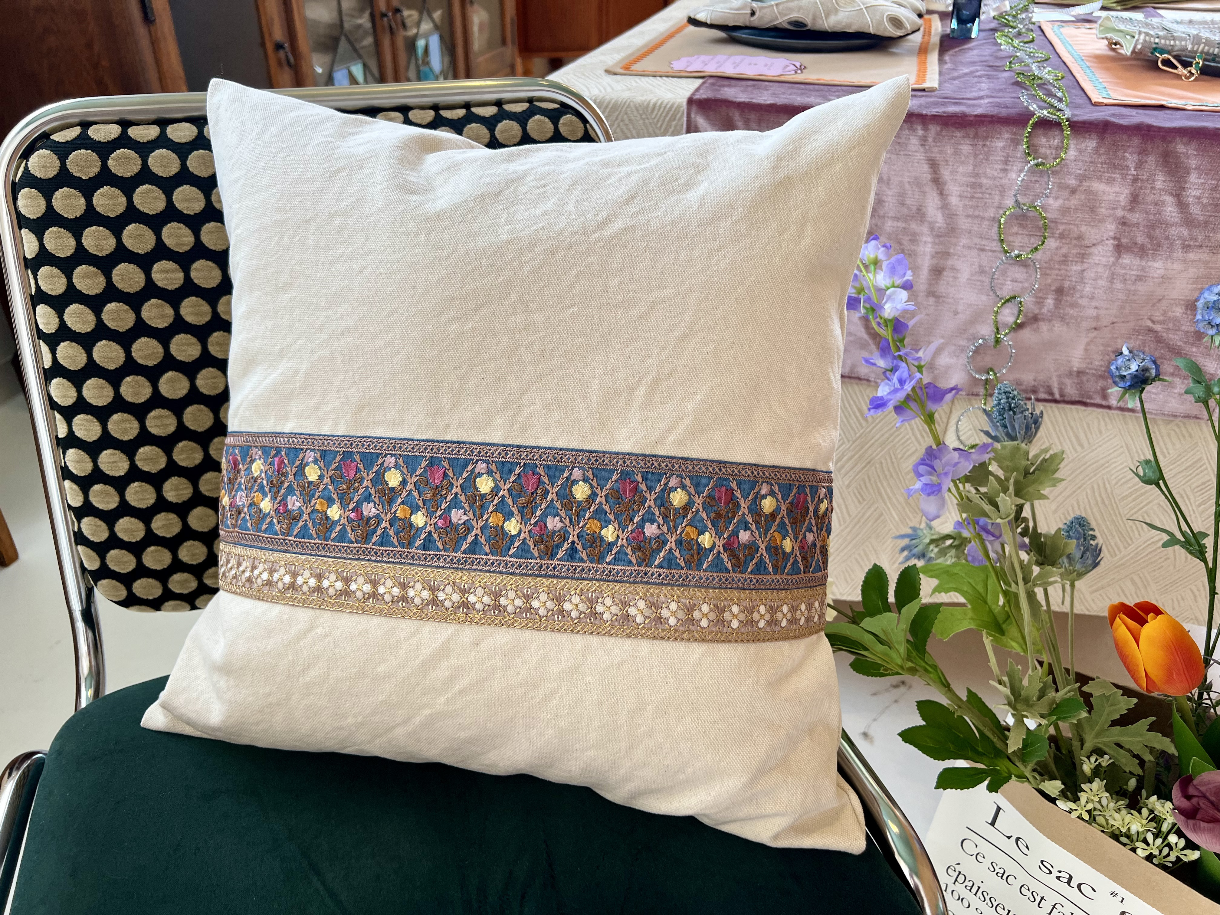 帆布✖️インド刺繍　クッション　45✖️45 5,100円