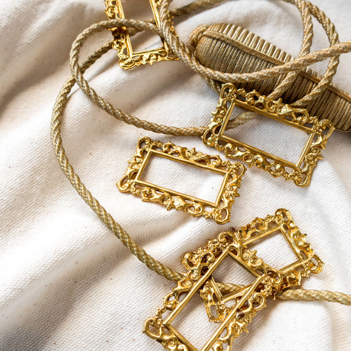 ハンドメイド アクセサリーパーツ 1個 A2741 ゴールド フレーム 額縁