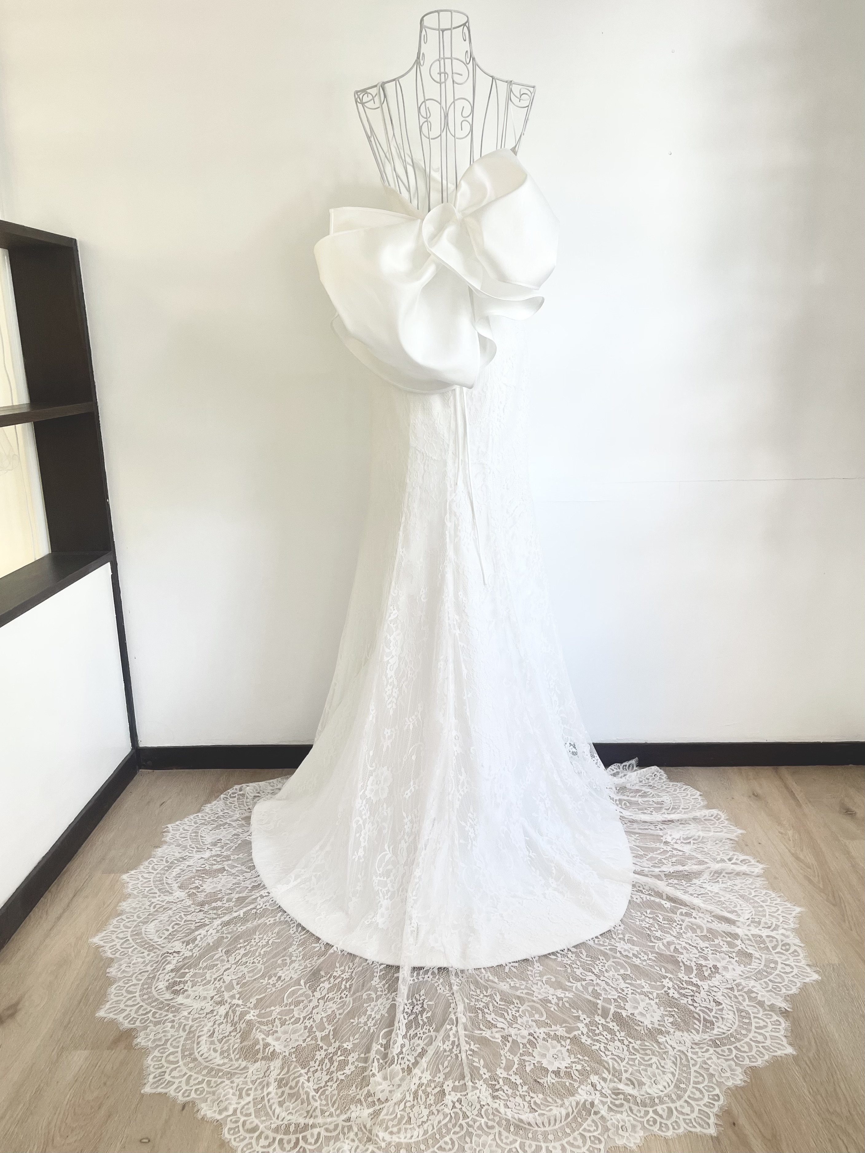 お見逃しなく！ 【sale 30000→18000】人気ウェディング変わりバックリボン