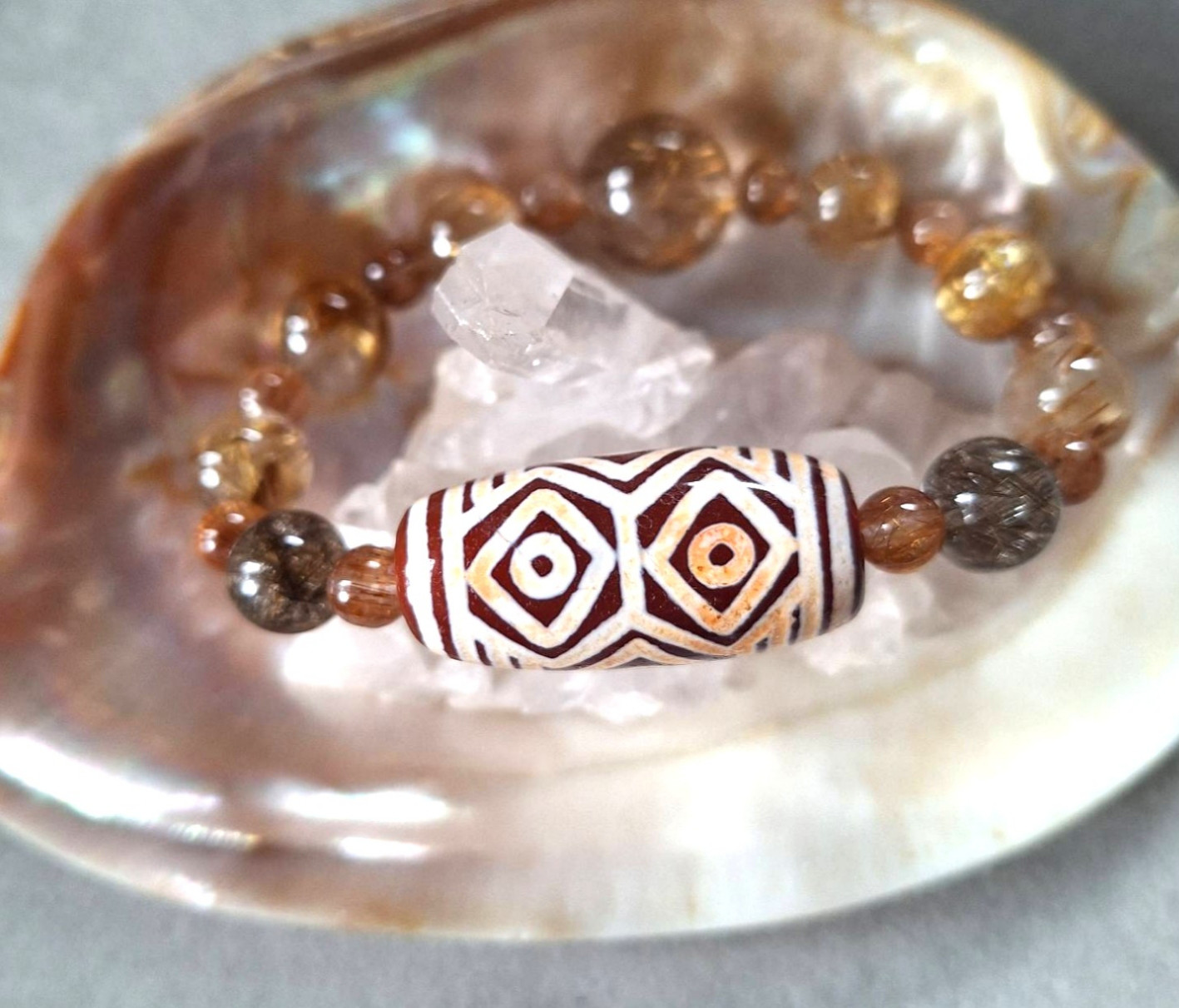 期間限定価格❤劣化の終わった20年以上前の天珠さん‼️ 大ぶり天珠さん‼️龍眼天珠（龍六眼） 天珠さんの ブレスレット