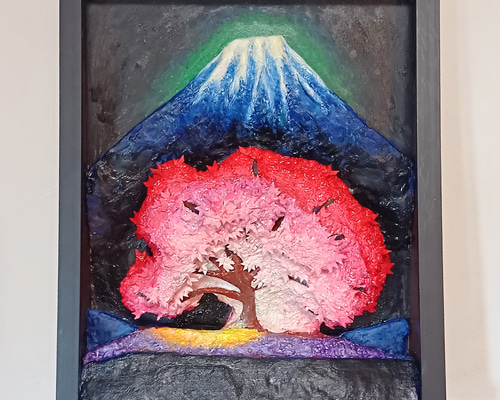 未来アートの「富士とわに塚桜のライトアップ」（クレイ絵画