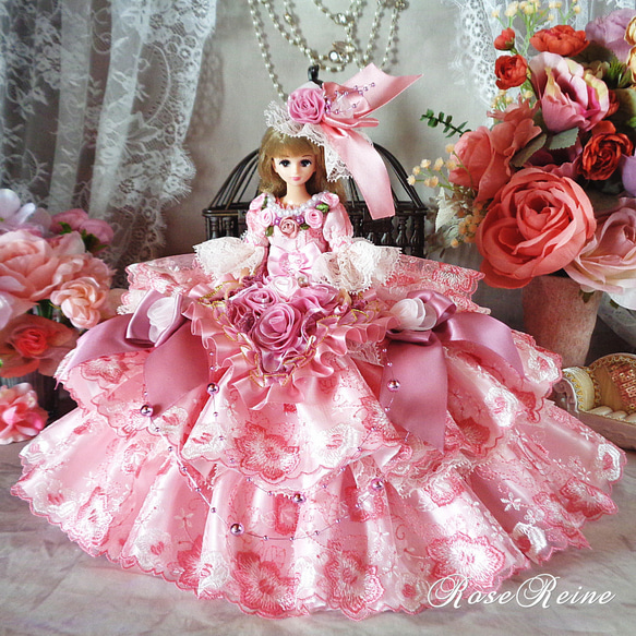 都内で ベルサイユの薔薇 コーラルピンクのミルフィーユボリューム 着せ替え服・アウトフィット