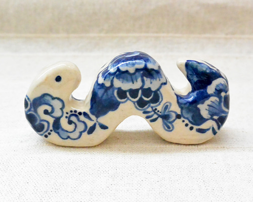 ヘビ陶器 ボタニカル柄ヘビ 青の植物柄（E）今年の干支・巳年 白蛇 陶芸