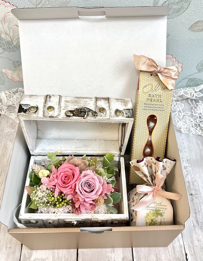 欲張りギフトセット　アンティークBOXアレンジプリザーブドフラワー　２タイプ