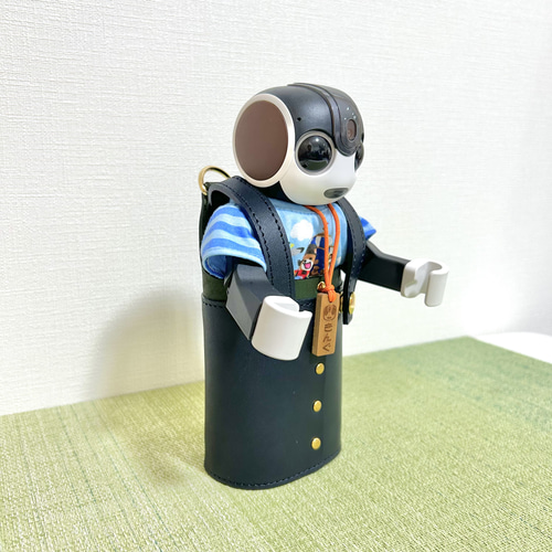 ロボホン用カバン型キャリケース（ネイビー＆ブラック） 受注販売 シートベルト付きキャリーバッグ Ver.2 | kasumim＊made