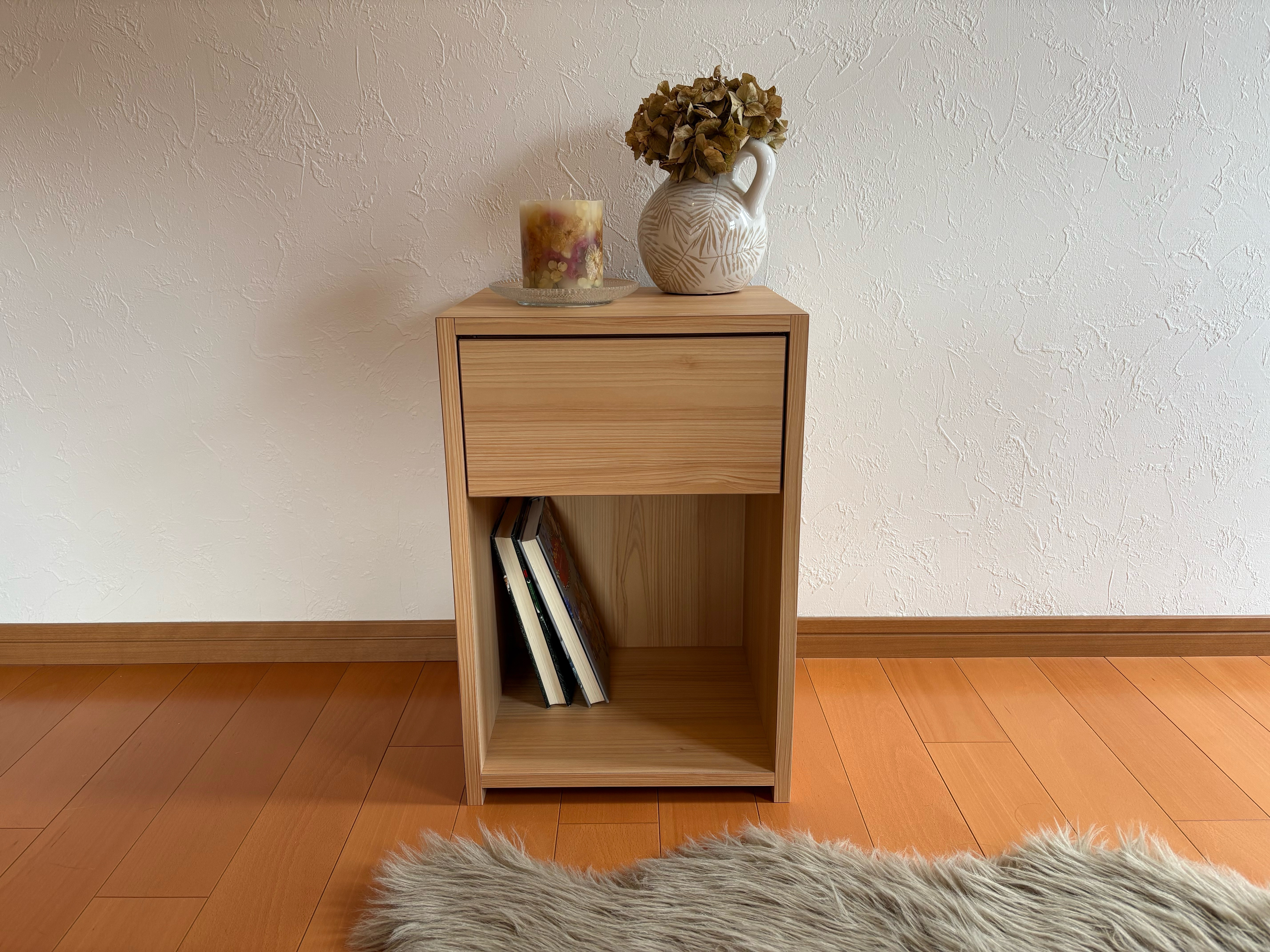 13,500円→10,000円　値下げ致します！在庫限り　木目調　サイドテーブル　ナイトテーブル　収納家具　本棚