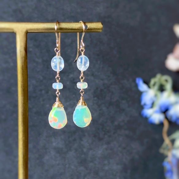 14kgf カラーオパールとムーンストーンのピアス