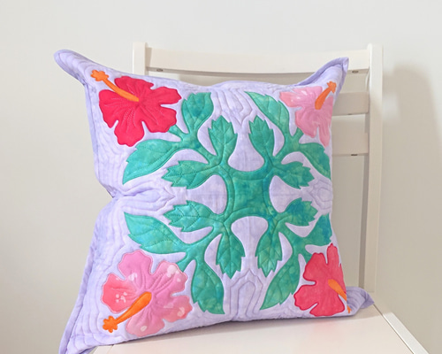 ハイビスカスのハワイアンキルト45cmクッションカバー(薄紫