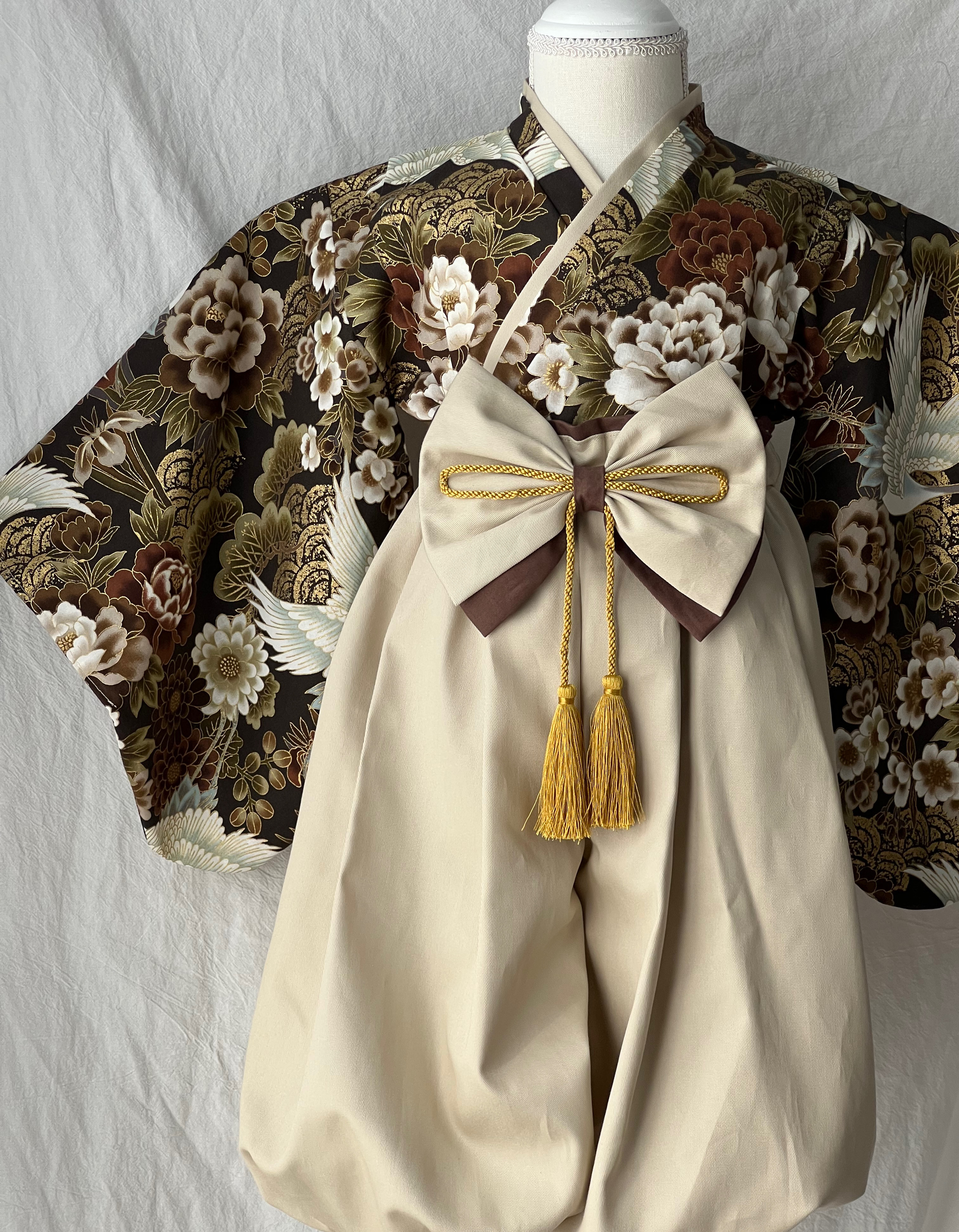 new！！　キッズ袴　和柄ベージュ　ベビー袴 7,120円