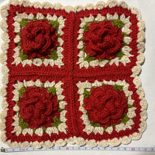 かぎ針編み ぷっくり薔薇のマルチカバー ローズレッド その他
