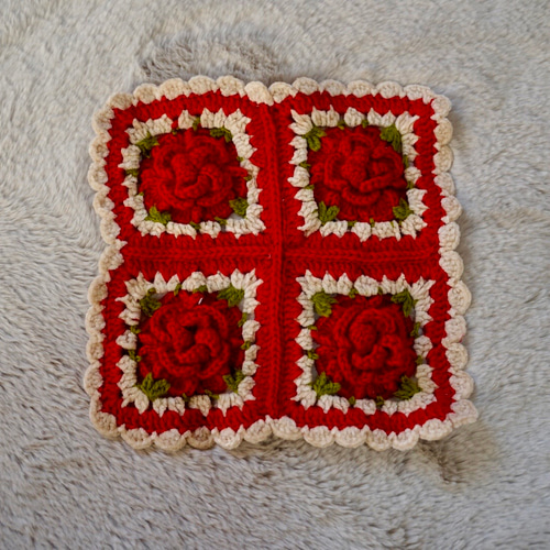 かぎ針編み ぷっくり薔薇のマルチカバー ローズレッド その他