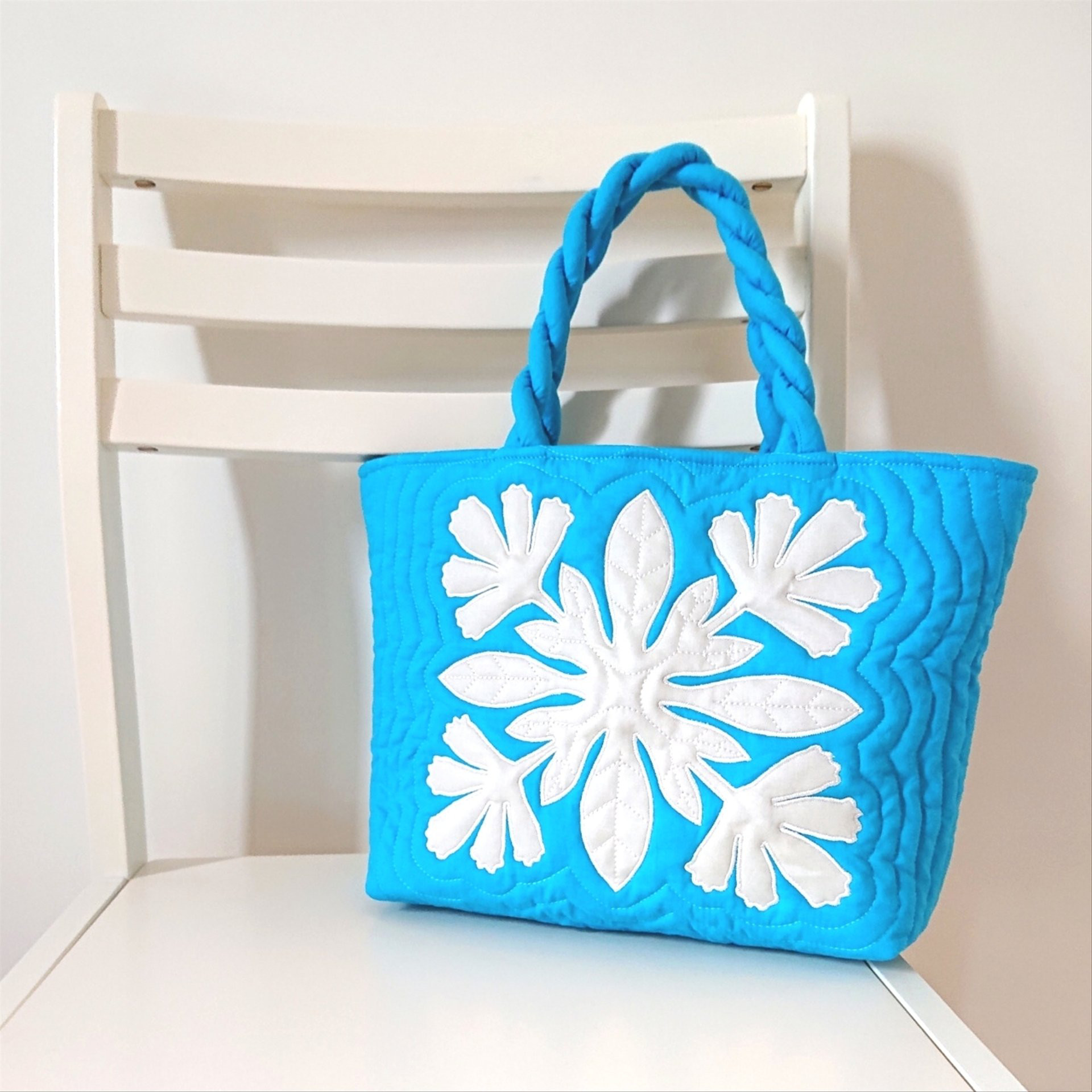 ナウパカのハワイアンキルトバッグ（オフホワイトonターコイズ）